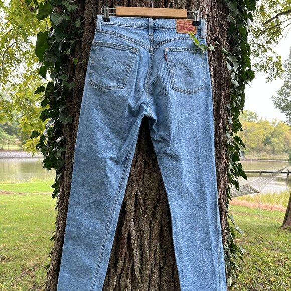 Levi's Classic 501 Light Wash Jeans, Size 27 - Picture 1 of 1